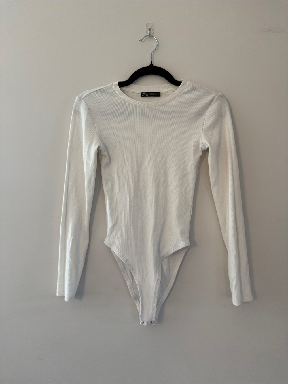 Zara White Ribbed Long Sleeve Bodysuit